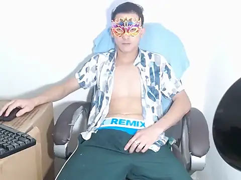 SexyboyHot2000 online show from May 7, 2026, 3:33 am