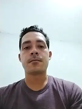 Gabriel leon33 online show from May 3, 2026, 6:55 pm