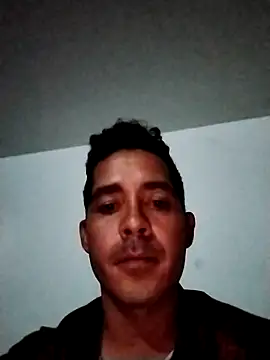 Gabriel leon33 online show from June 25, 2026, 6:51 am