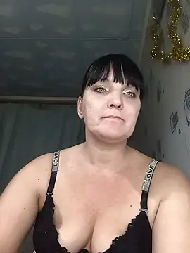 Milashkaqw online show from April 25, 2026, 5:54 pm