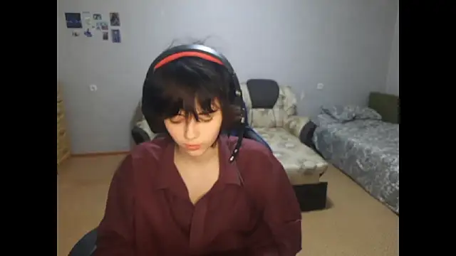 ShaynaLinley online show from April 18, 2026, 9:04 pm