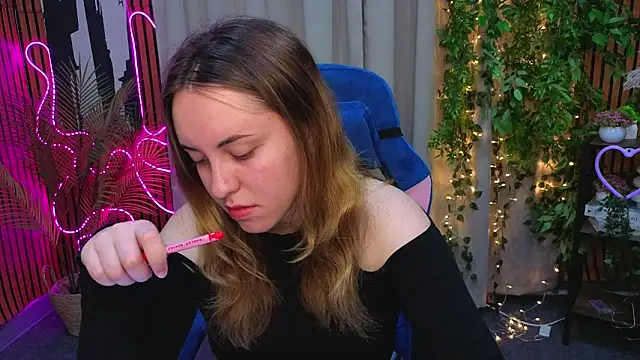 LucyMendoza online show from March 26, 2026, 12:25 pm