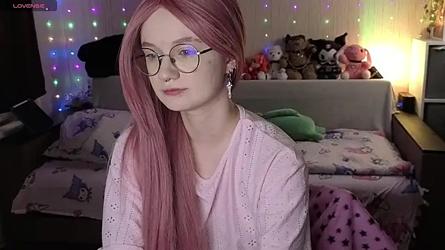 JulietFisher online show from March 28, 2026, 4:13 am