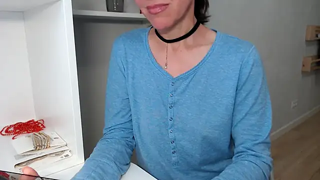 LadyL2026 online show from May 22, 2026, 6:22 am