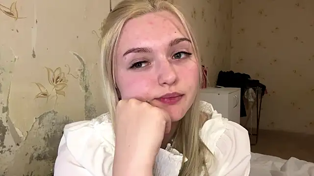 Sophia Blonde online show from April 2, 2026, 5:30 pm