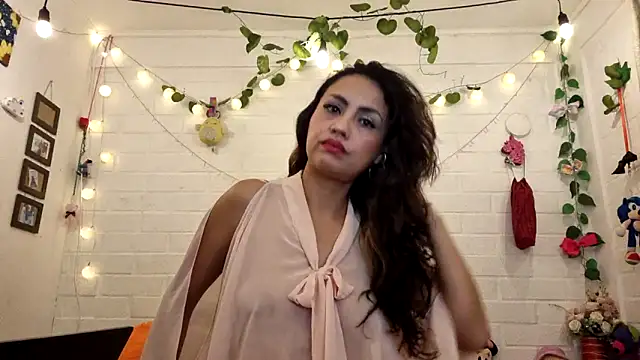 LASEXbellaX online show from June 14, 2026, 2:46 am