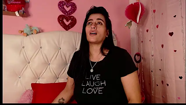 TATIANA EVANSSS online show from April 3, 2026, 12:06 am