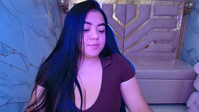luna  r  online show from April 22, 2026, 3:13 am