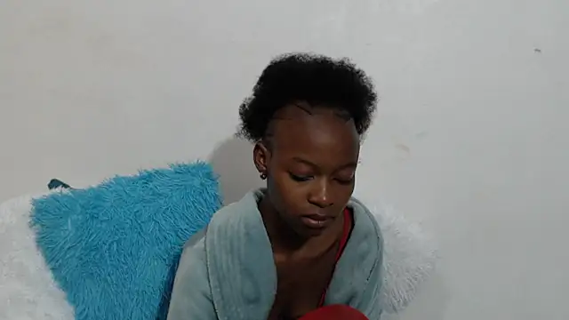 Snapshot of SexyPetite_22 chatting on June 5, 2026, 7:03 am SexyPetite 22 online show from June 5, 2026, 7:03 am