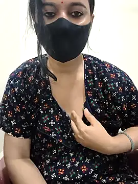 HeartlessGirl online show from May 6, 2026, 3:38 pm