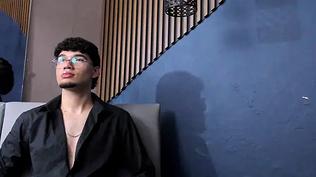 Snapshot of TysonLara chatting on April 5, 2026, 11:00 pm TysonLara online show from April 5, 2026, 11:00 pm