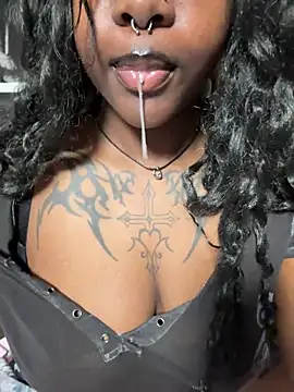 Snapshot of Nyla_xox chatting on April 12, 2026, 11:08 pm Nyla xox online show from April 12, 2026, 11:08 pm