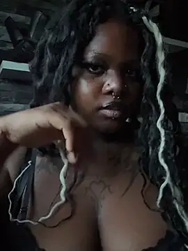 Snapshot of Nyla_xox chatting on July 22, 2026, 8:11 pm Nyla xox online show from July 22, 2026, 8:11 pm