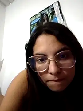 Snapshot of Lilith04 chatting on May 29, 2026, 4:24 pm Lilith04 online show from May 29, 2026, 4:24 pm
