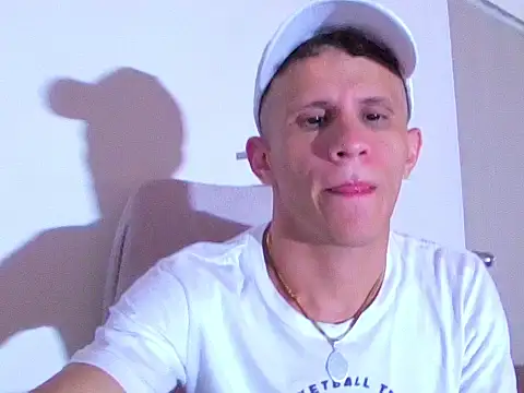 Snapshot of alejandro_stone12 chatting on May 6, 2026, 1:53 am alejandro stone12 online show from May 6, 2026, 1:53 am