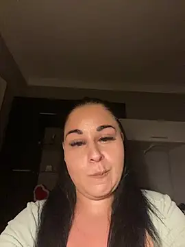 Szandra26 online show from April 22, 2026, 9:43 pm