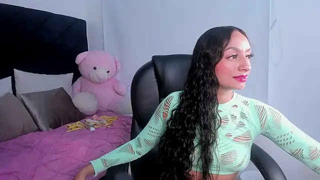 Snapshot of natalia_vela chatting on April 27, 2026, 10:08 pm natalia vela online show from April 27, 2026, 10:08 pm