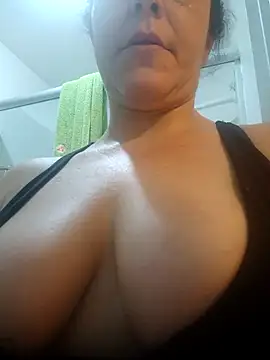 Snapshot of sunshine851 chatting on July 15, 2026, 10:28 pm sunshine851 online show from July 15, 2026, 10:28 pm