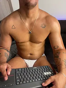 Snapshot of AndresFerro chatting on April 25, 2026, 7:00 pm AndresFerro online show from April 25, 2026, 7:00 pm