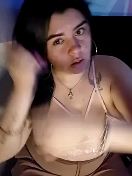 Snapshot of tania_22xx chatting on April 10, 2026, 10:39 pm tania 22xx online show from April 10, 2026, 10:39 pm