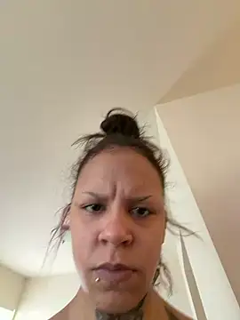 Snapshot of Honeyy_bunzzxoxo chatting on April 2, 2026, 3:51 pm Honeyy bunzzxoxo online show from April 2, 2026, 3:51 pm