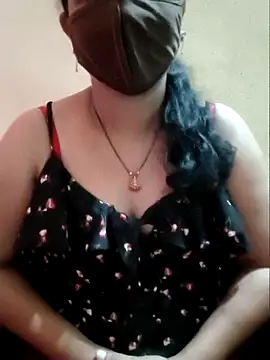 Snapshot of Latha_lovely chatting on April 17, 2026, 1:19 am Latha lovely online show from April 17, 2026, 1:19 am