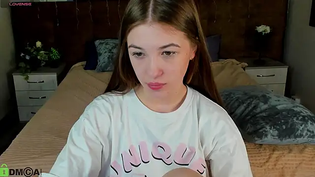 Miss Shanel online show from April 28, 2026, 2:27 am
