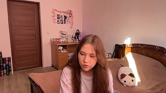 NyelleSpir online show from May 16, 2026, 2:27 pm