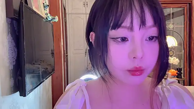 thelittlexx online show from May 9, 2026, 7:34 am