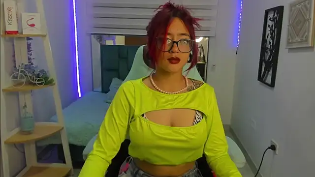 Snapshot of Sara_Red_X chatting on June 22, 2026, 3:25 am Sara Red X online show from June 22, 2026, 3:25 am