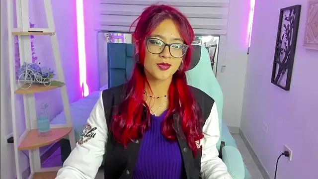 Snapshot of Sara_Red_X chatting on June 10, 2026, 3:19 am Sara Red X online show from June 10, 2026, 3:19 am