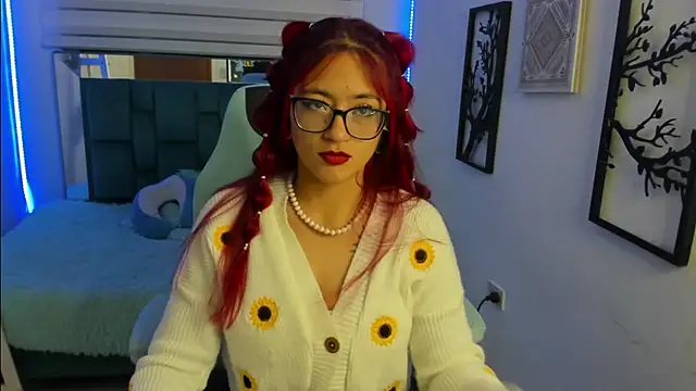 Snapshot of Sara_Red_X chatting on June 14, 2026, 3:19 am Sara Red X online show from June 14, 2026, 3:19 am