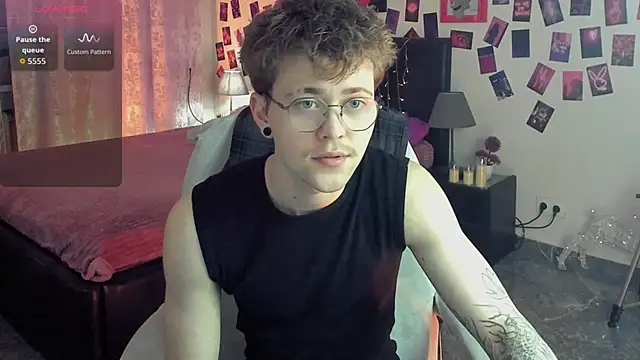 Thomas Norton online show from March 25, 2026, 3:33 pm