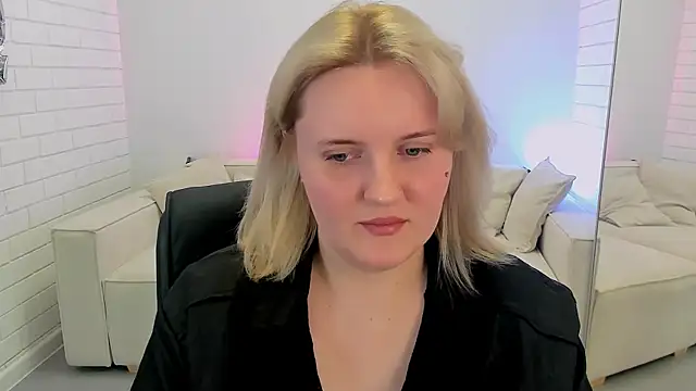 Snapshot of KathyBriggs chatting on April 3, 2026, 5:36 am KathyBriggs online show from April 3, 2026, 5:36 am