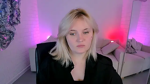 Snapshot of KathyBriggs chatting on April 26, 2026, 5:05 am KathyBriggs online show from April 26, 2026, 5:05 am