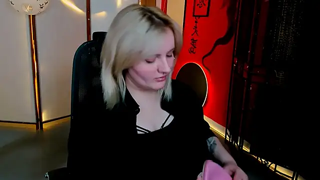 Snapshot of KathyBriggs chatting on April 28, 2026, 5:23 am KathyBriggs online show from April 28, 2026, 5:23 am