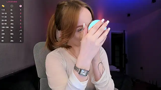 BunnyShinex online show from April 28, 2026, 4:11 pm