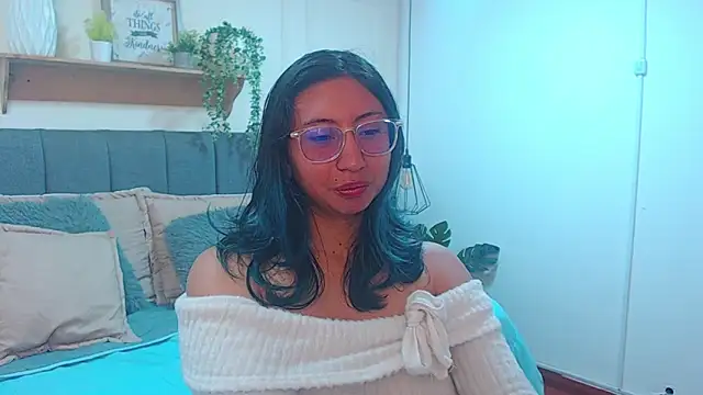 Snapshot of Violet_2003 chatting on March 27, 2026, 1:56 pm Violet 2003 online show from March 27, 2026, 1:56 pm