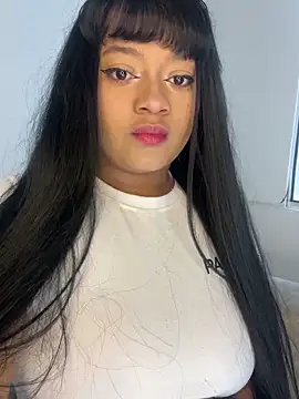Snapshot of Saraa_M chatting on April 18, 2026, 5:26 pm Saraa M online show from April 18, 2026, 5:26 pm