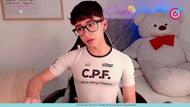 Snapshot of niico_prince chatting on April 21, 2026, 9:32 pm niico prince online show from April 21, 2026, 9:32 pm