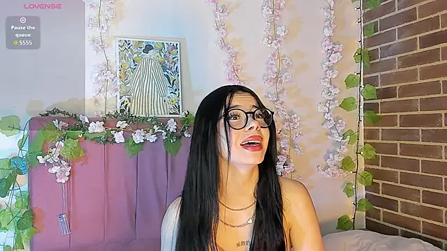 Snapshot of megan_n chatting on March 31, 2026, 9:17 pm megan n online show from March 31, 2026, 9:17 pm