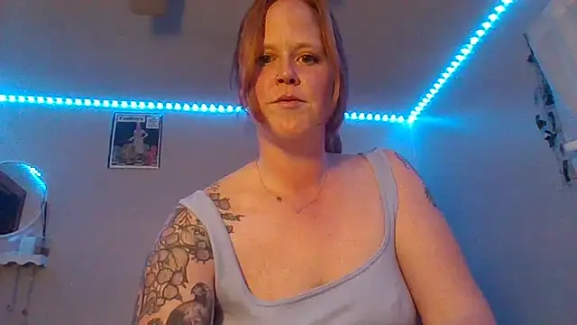 RedVelvetVixen online show from April 4, 2026, 12:50 am