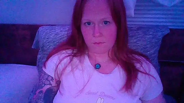RedVelvetVixen online show from April 14, 2026, 2:05 am