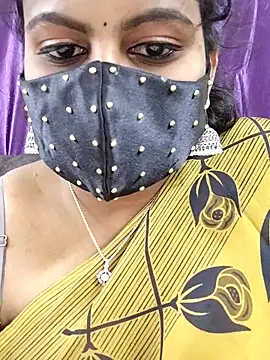 Snapshot of honeyflowerr chatting on March 26, 2026, 8:45 am honeyflowerr online show from March 26, 2026, 8:45 am