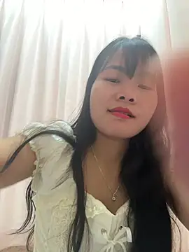 Naked-xx online show from May 17, 2026, 3:06 am