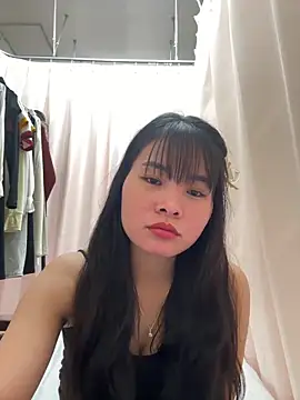 Naked-xx online show from May 18, 2026, 4:07 am