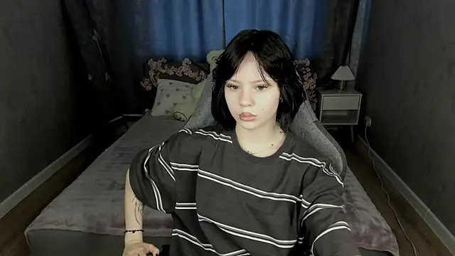 Snapshot of Loly_Cuttie chatting on May 6, 2026, 1:09 am Loly Cuttie online show from May 6, 2026, 1:09 am