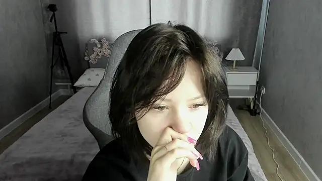 Snapshot of Loly_Cuttie chatting on May 18, 2026, 1:28 am Loly Cuttie online show from May 18, 2026, 1:28 am