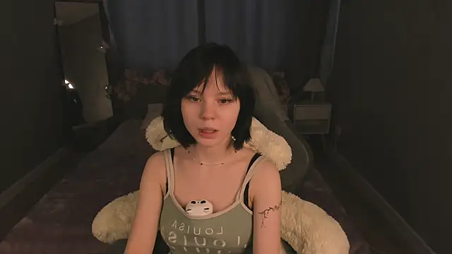 Snapshot of Loly_Cuttie chatting on May 4, 2026, 1:14 pm Loly Cuttie online show from May 4, 2026, 1:14 pm
