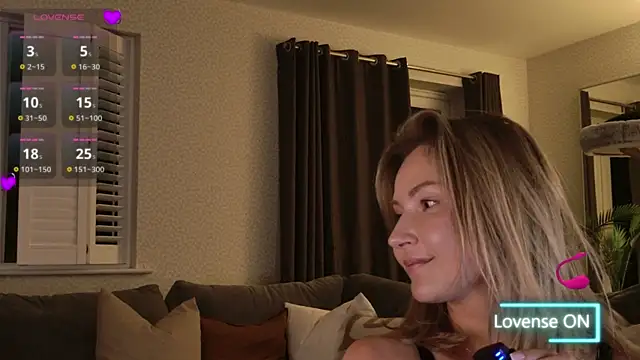 Snapshot of WhereisAlice chatting on March 28, 2026, 1:50 am WhereisAlice online show from March 28, 2026, 1:50 am